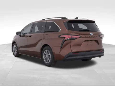 More photos of 2022 Toyota Sienna LE at Gregg Young Toyota of Columbus, NE