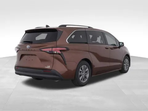 More photos of 2022 Toyota Sienna LE at Gregg Young Toyota of Columbus, NE