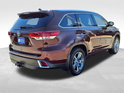 More photos of 2019 Toyota Highlander Limited Platinum at Gregg Young Toyota of Columbus, NE