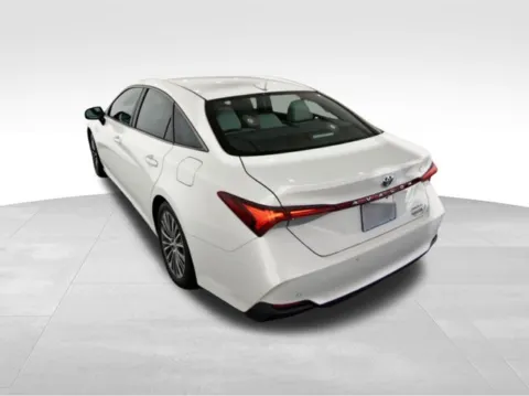 More photos of 2019 Toyota Avalon Hybrid Limited at Gregg Young Toyota of Columbus, NE