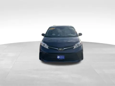 More photos of 2019 Toyota Sienna L at Gregg Young Toyota of Columbus, NE