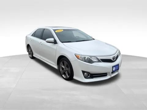 More photos of 2014 Toyota Camry SE at Gregg Young Toyota of Columbus, NE
