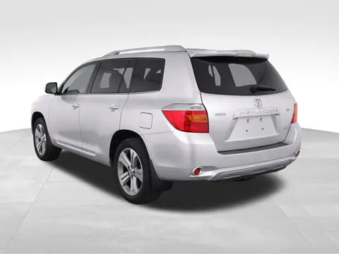 More photos of 2009 Toyota Highlander Limited at Gregg Young Toyota of Columbus, NE