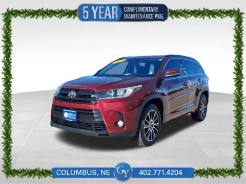 Red 2017 Toyota Highlander SE for sale in Columbus, NE