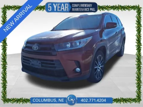 Red 2017 Toyota Highlander SE for sale in Columbus, NE