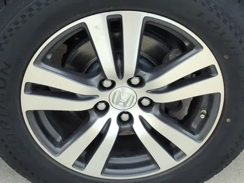 More photos of 2016 Honda Pilot EX-L at Gregg Young Toyota of Columbus, NE