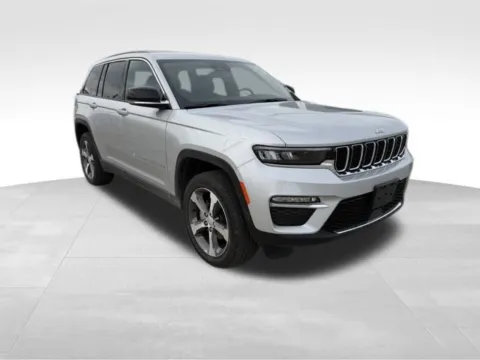 Another view of 2024 Jeep Grand Cherokee Limited for sale in Columbus, NE at Gregg Young Toyota of Columbus