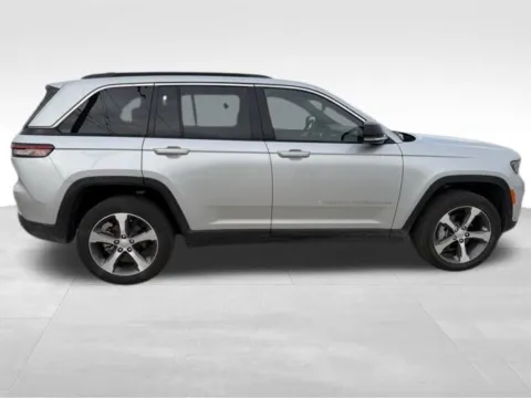 More photos of 2024 Jeep Grand Cherokee Limited at Gregg Young Toyota of Columbus, NE