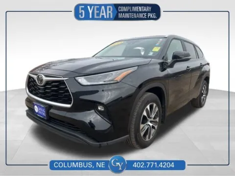 Black 2023 Toyota Highlander XLE for sale in Columbus, NE