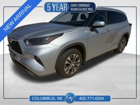 Silver 2022 Toyota Highlander Hybrid XLE for sale in Columbus, NE