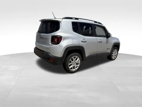 More photos of 2016 Jeep Renegade Latitude at Gregg Young Toyota of Columbus, NE