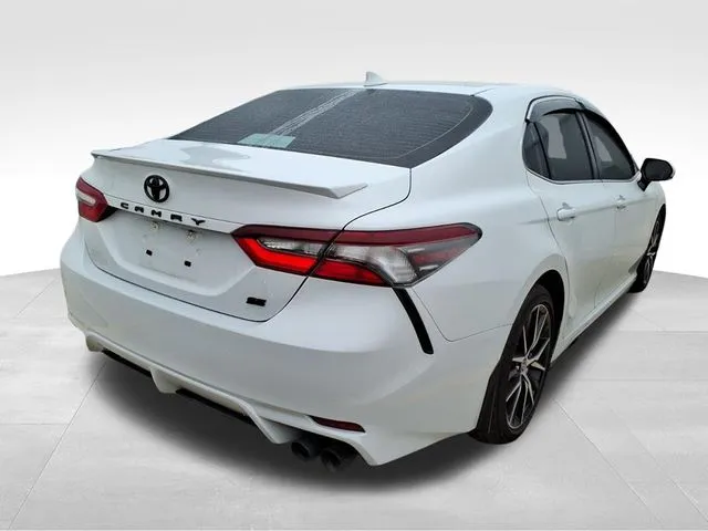 2023 Toyota Camry SE photo 4