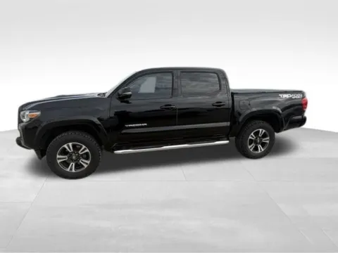 More photos of 2017 Toyota Tacoma TRD Sport at Gregg Young Toyota of Columbus, NE