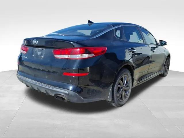 2020 Kia Optima LX photo 2