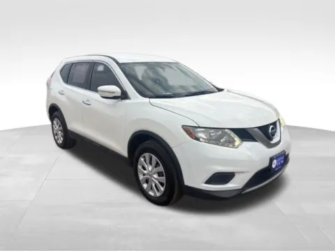 More photos of 2015 Nissan Rogue S at Gregg Young Toyota of Columbus, NE