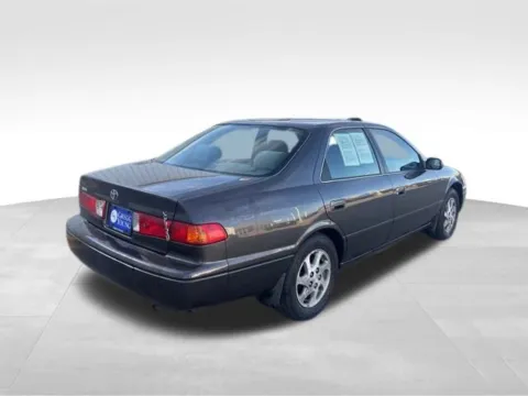 More photos of 2000 Toyota Camry LE at Gregg Young Toyota of Columbus, NE
