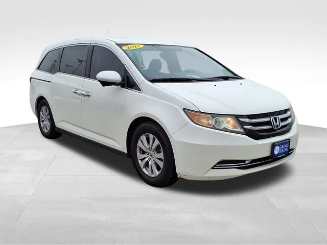 2017 Honda Odyssey SE photo 3
