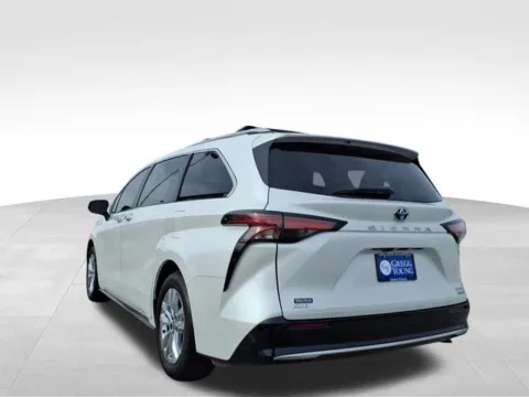 More photos of 2024 Toyota Sienna Limited at Gregg Young Toyota of Columbus, NE