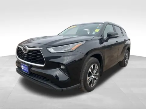 Another view of 2023 Toyota Highlander XLE for sale in Columbus, NE at Gregg Young Toyota of Columbus