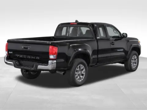 More photos of 2016 Toyota Tacoma SR5 at Gregg Young Toyota of Columbus, NE