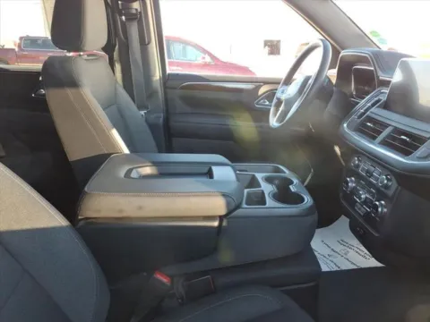 More photos of 2023 GMC Yukon XL SLE at Gregg Young Toyota of Columbus, NE