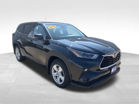 More photos of 2022 Toyota Highlander LE at Gregg Young Toyota of Columbus, NE