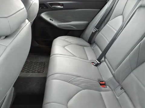 More photos of 2019 Toyota Avalon Hybrid Limited at Gregg Young Toyota of Columbus, NE