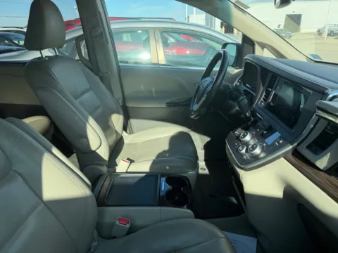 More photos of 2015 Toyota Sienna XLE at Gregg Young Toyota of Columbus, NE