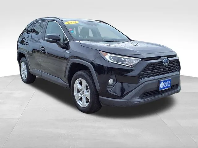 2021 Toyota RAV4 Hybrid XLE photo 2