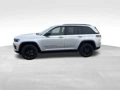 Another view of 2025 Jeep Grand Cherokee Altitude for sale in Atlantic, IA at Gregg Young Chevrolet GMC Atlantic