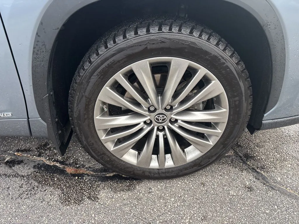 2022 Toyota Highlander Hybrid Platinum photo 4