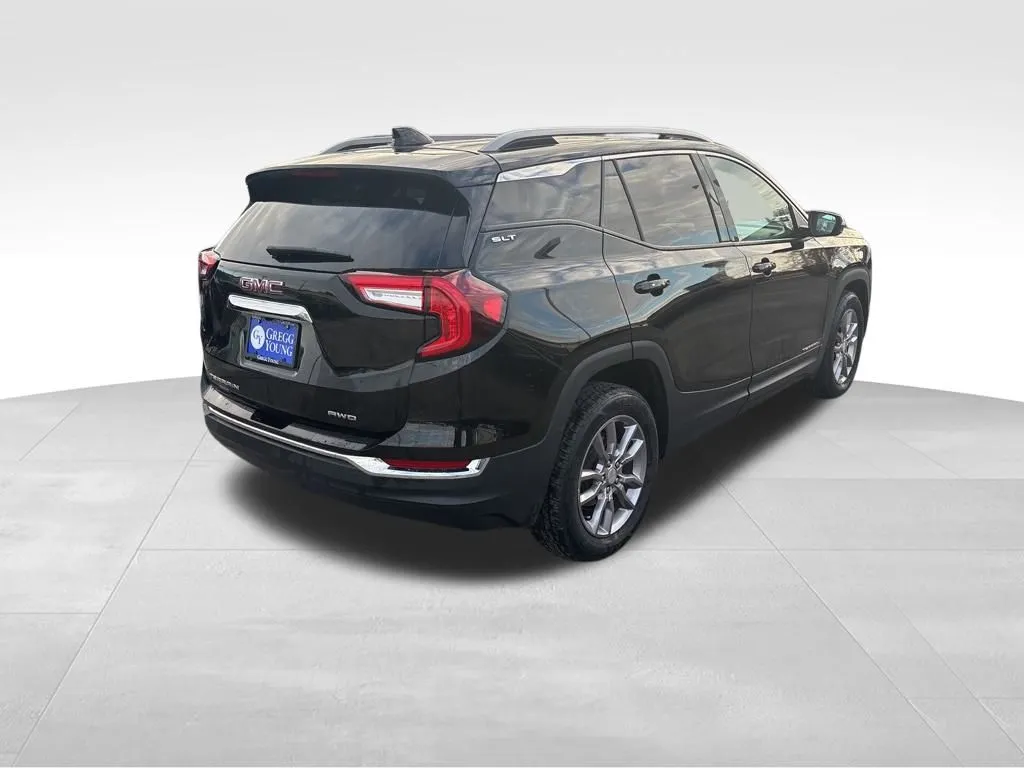 2024 Gmc Terrain SLT photo 3