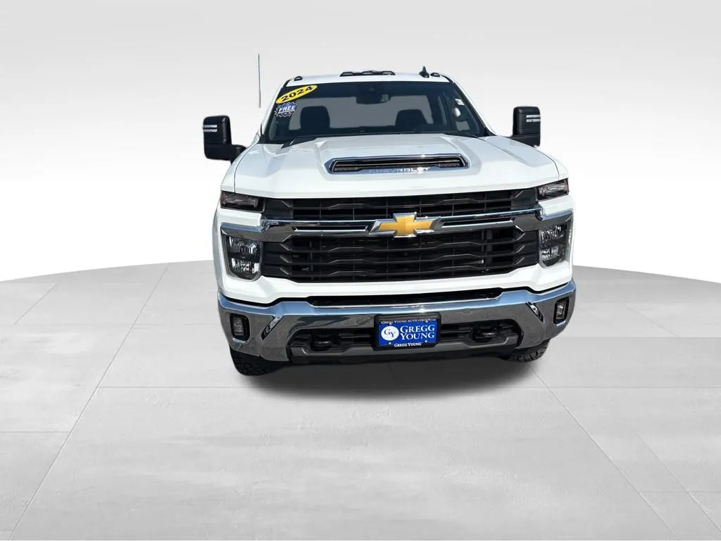 2024 Chevrolet Silverado 3500HD LT photo 4