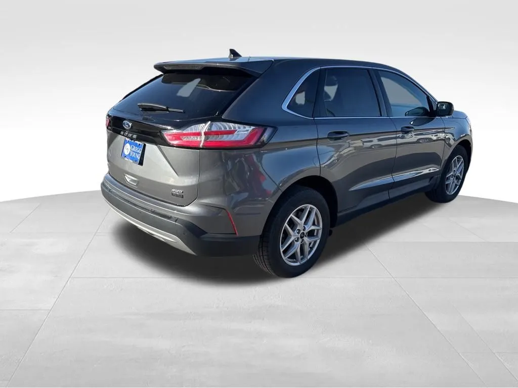 2024 Ford Edge SEL photo 3