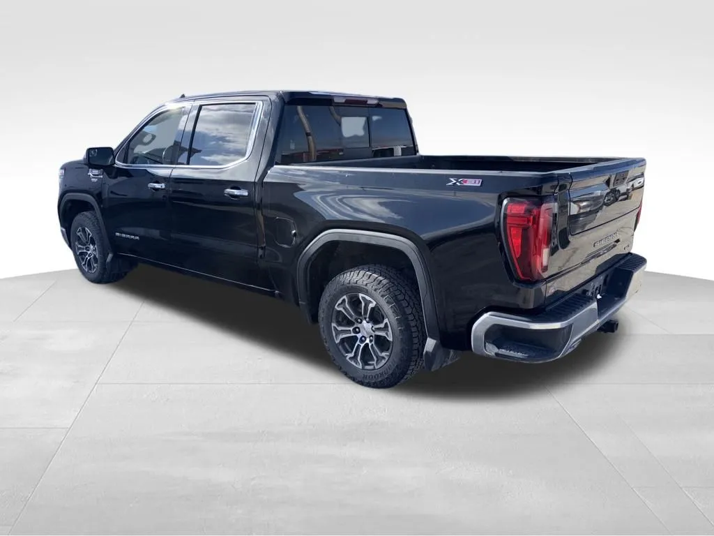 2021 Gmc Sierra 1500 SLT photo 2