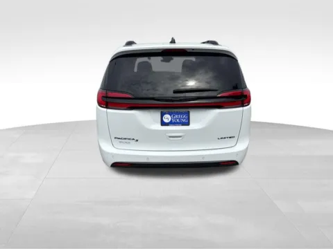 More photos of 2025 Chrysler Pacifica Limited at Gregg Young Chevrolet GMC Atlantic, IA