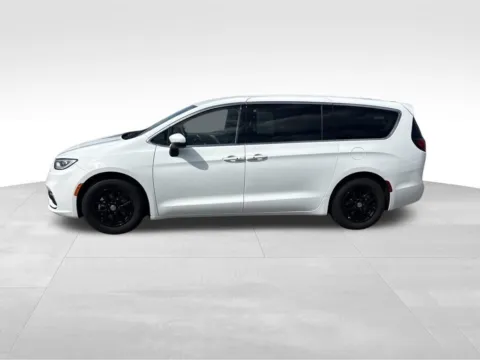 Another view of 2023 Chrysler Pacifica Touring L for sale in Atlantic, IA at Gregg Young Chevrolet GMC Atlantic