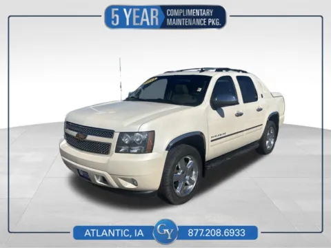 White 2013 Chevrolet Avalanche 1500 LTZ for sale in Atlantic, IA