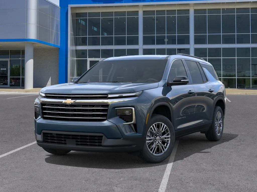 2026 Chevrolet Traverse photo 2