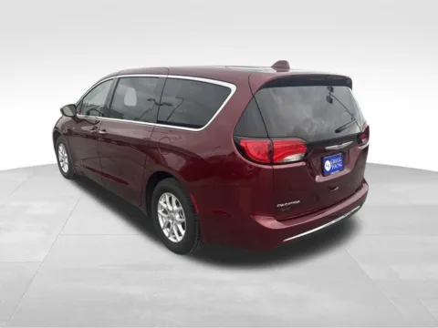 More photos of 2020 Chrysler Pacifica Touring at Gregg Young Chevrolet GMC Atlantic, IA