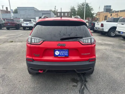More photos of 2019 Jeep Cherokee Trailhawk at Gregg Young Chevrolet GMC Atlantic, IA
