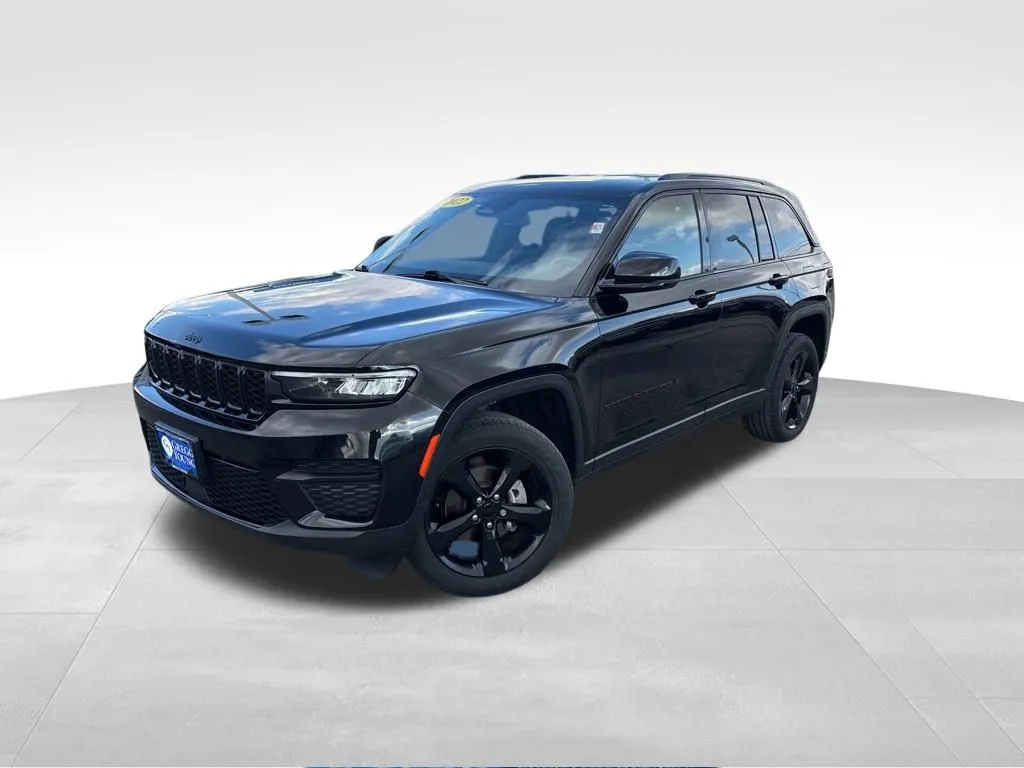 Black 2022 Jeep Grand Cherokee Altitude for sale in Atlantic, IA