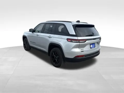 More photos of 2025 Jeep Grand Cherokee Altitude at Gregg Young Chevrolet GMC Atlantic, IA