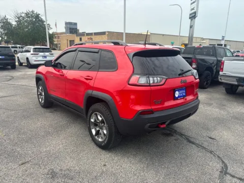 More photos of 2019 Jeep Cherokee Trailhawk at Gregg Young Chevrolet GMC Atlantic, IA