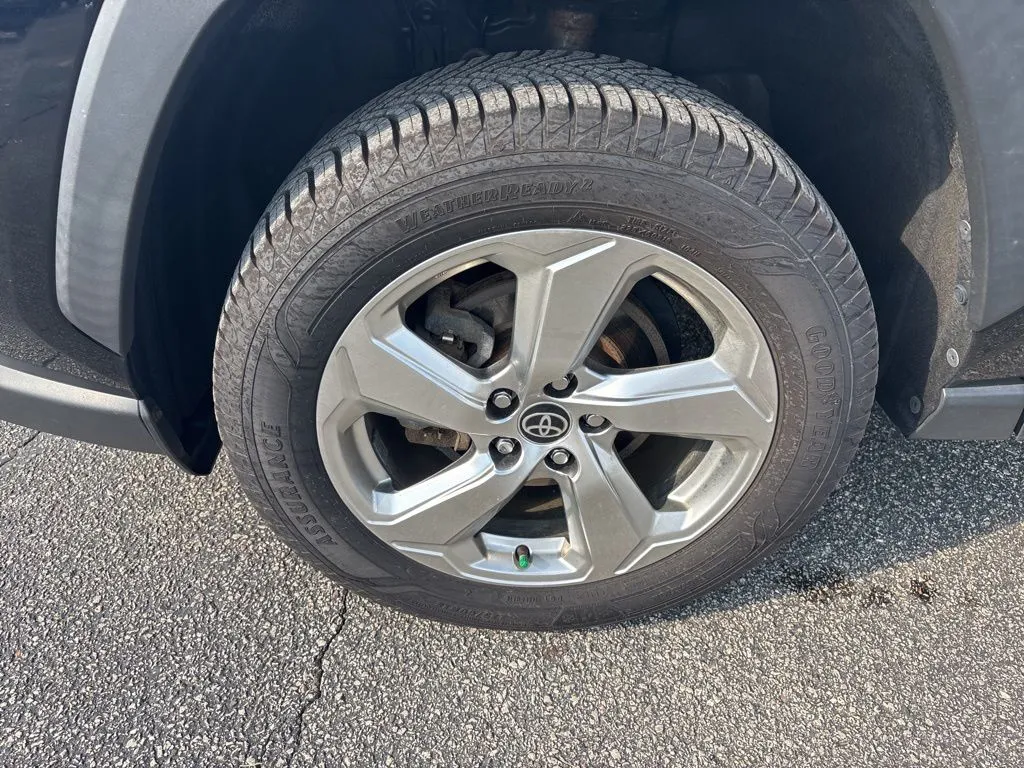 2021 Toyota RAV4 Hybrid Limited photo 4