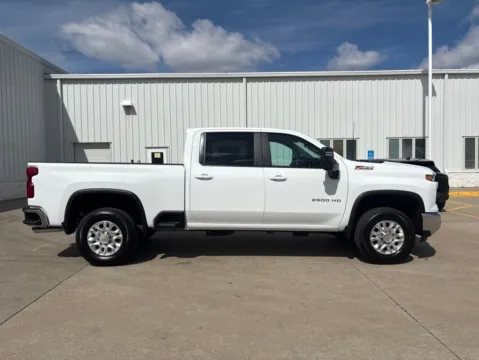 More photos of 2026 Chevrolet Silverado 2500HD LT at Gregg Young Chevrolet GMC of Columbus, NE