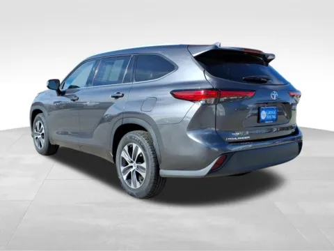 Another view of 2022 Toyota Highlander XLE for sale in Columbus, NE at Gregg Young Chevrolet GMC of Columbus