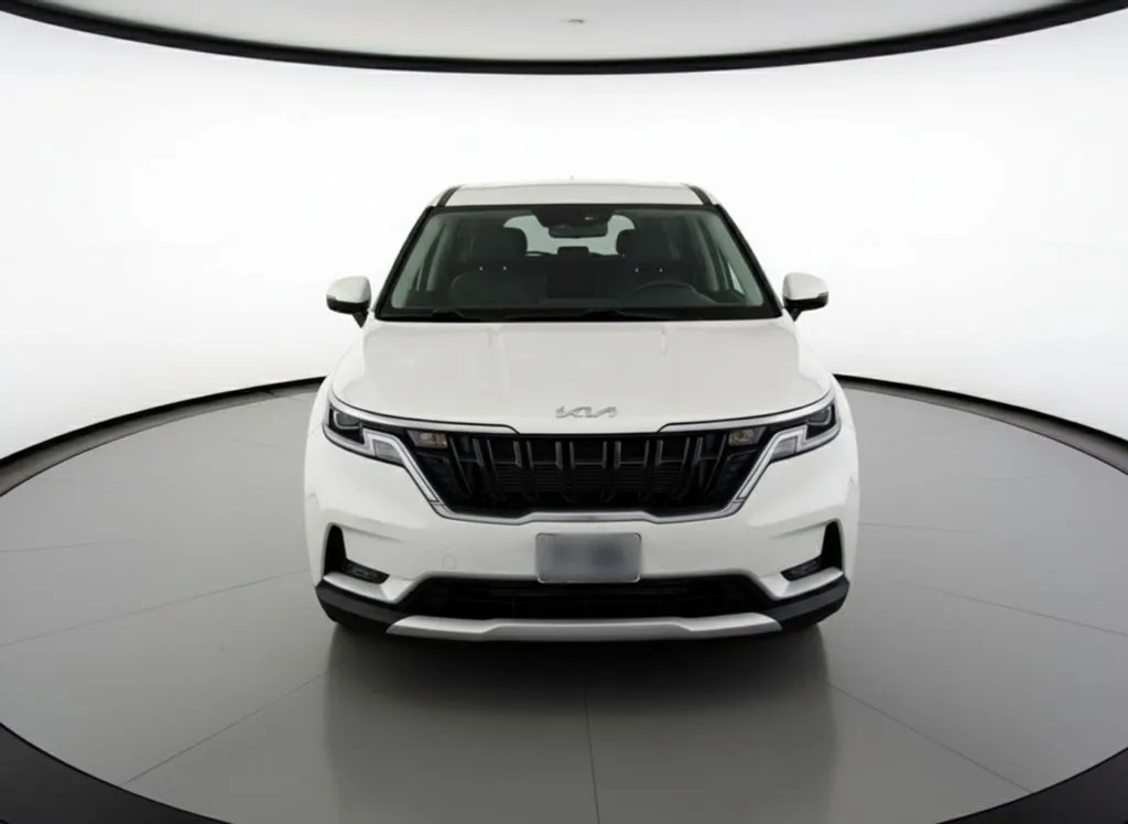 2023 Kia Carnival LX photo 2