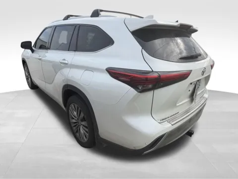 More photos of 2020 Toyota Highlander Platinum at Gregg Young Chevrolet GMC of Columbus, NE