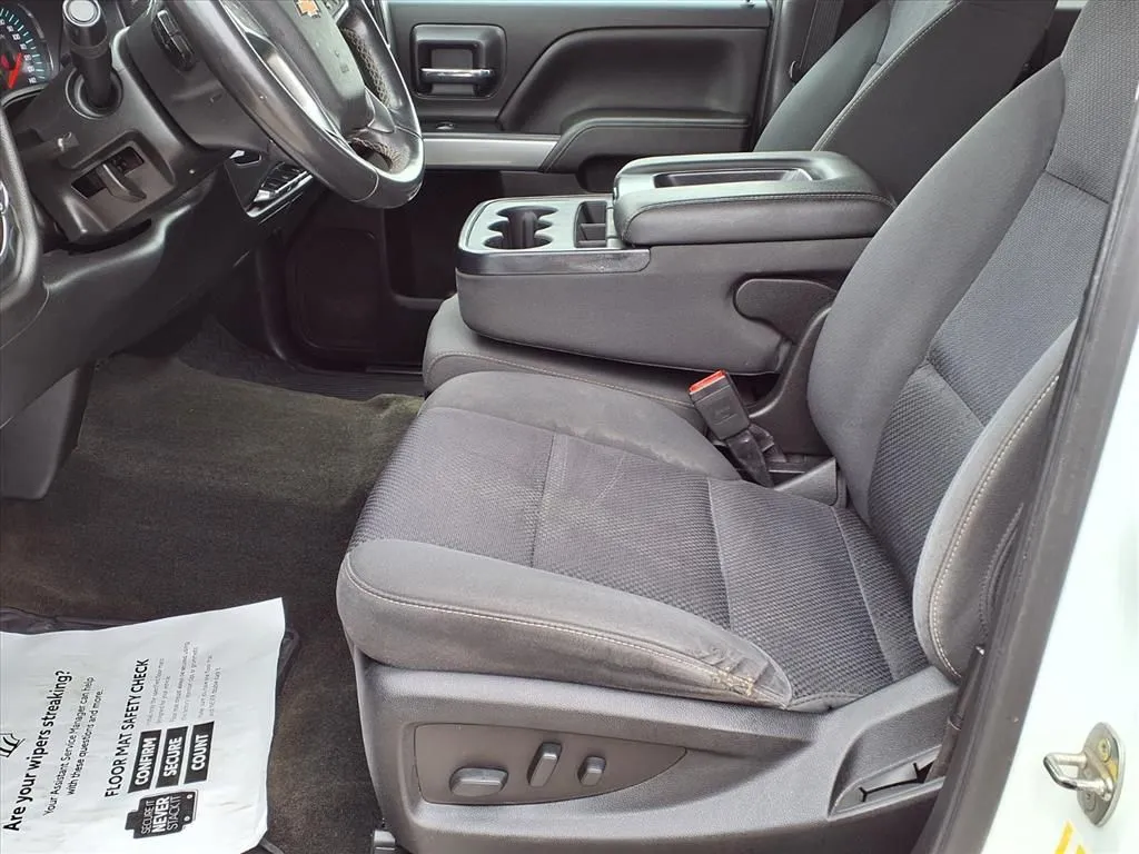 2018 Chevrolet Silverado 1500 LT photo 4